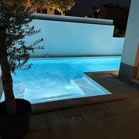 Rooftop Apartment *